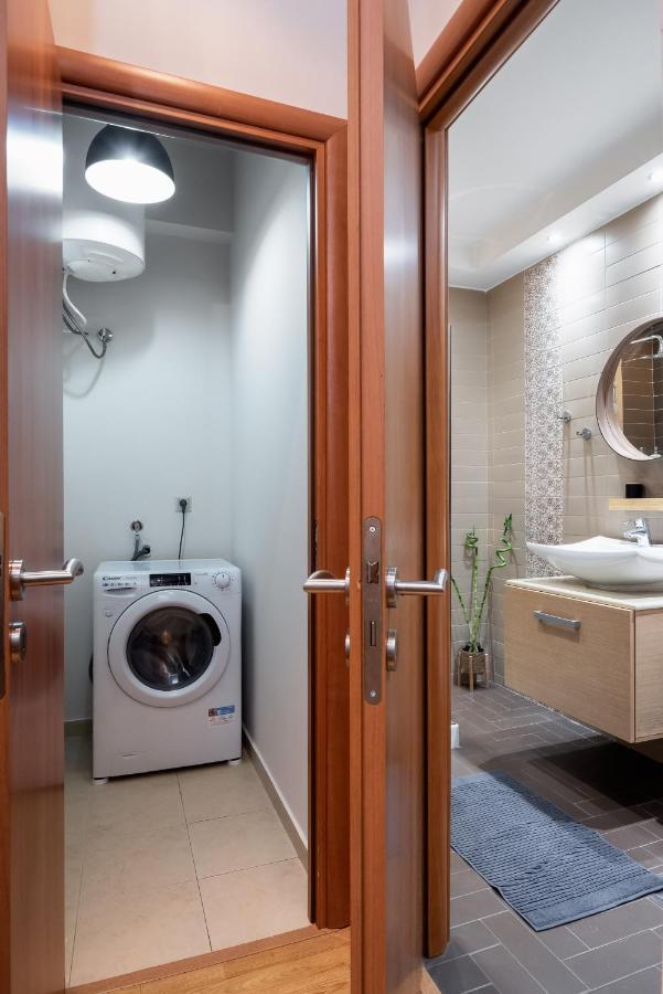 Plaka Apartment With Terrace View أثينا المظهر الخارجي الصورة