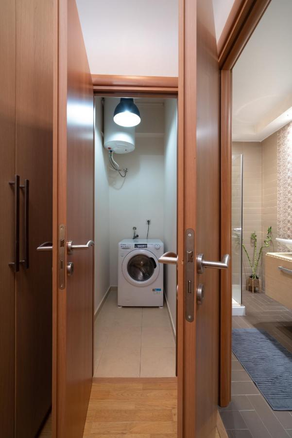 Plaka Apartment With Terrace View أثينا المظهر الخارجي الصورة