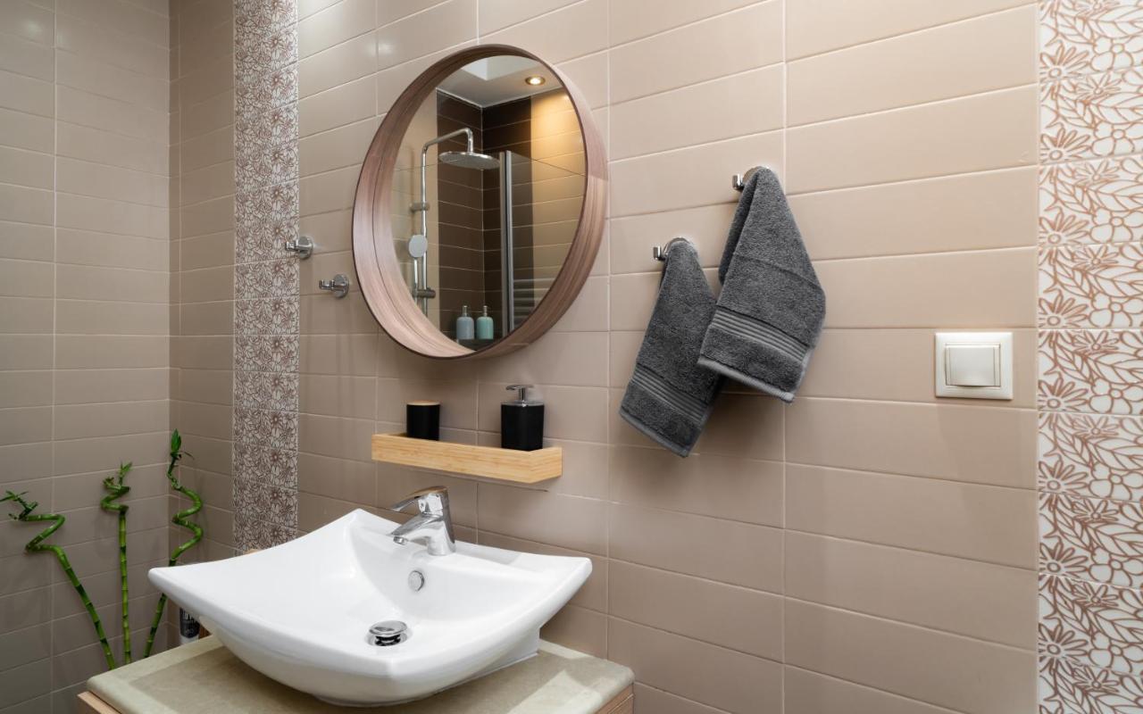 Plaka Apartment With Terrace View أثينا المظهر الخارجي الصورة