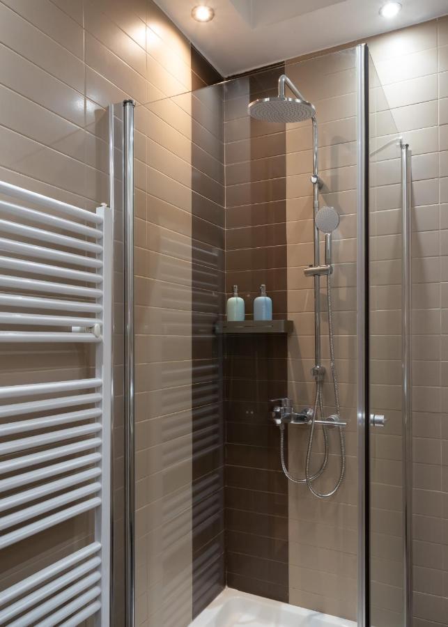 Plaka Apartment With Terrace View أثينا المظهر الخارجي الصورة